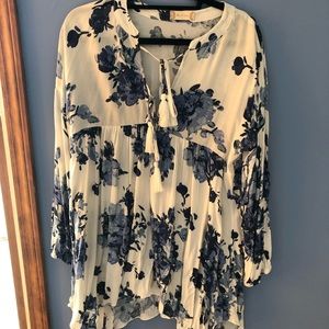 Blue and white floral top